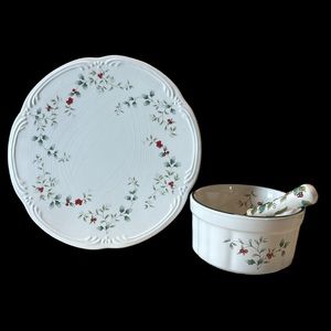 Pfaltzgraff winterberry cheese plate and dip bowl with spreader